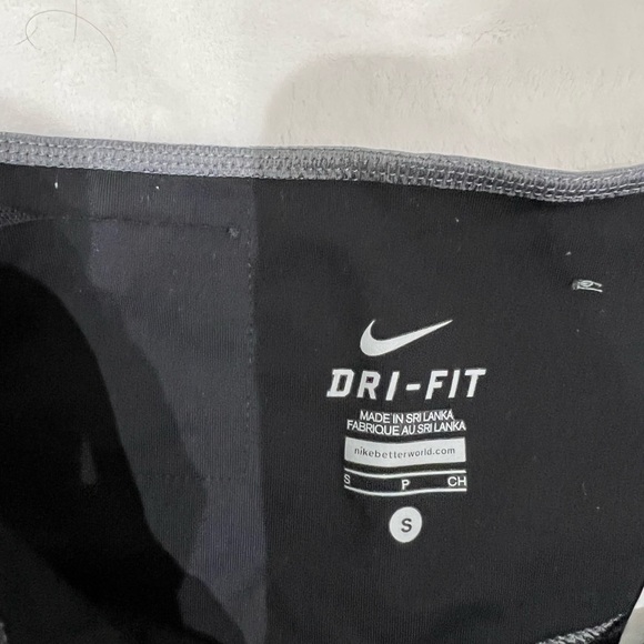 Gray Nike Cropped Leggings - Size Small - Picture 3 of 5